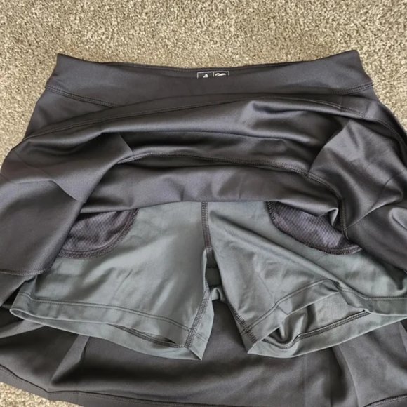 Adidas golf / tennis skort - Picture 3 of 4